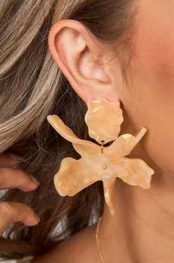 Linny Co Jewelry*Fawna Statement Earrings - Creamy Shell
