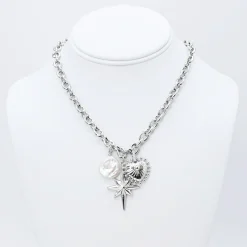 Treasure Jewels, Inc. Jewelry*Lovely Link Necklace Silver