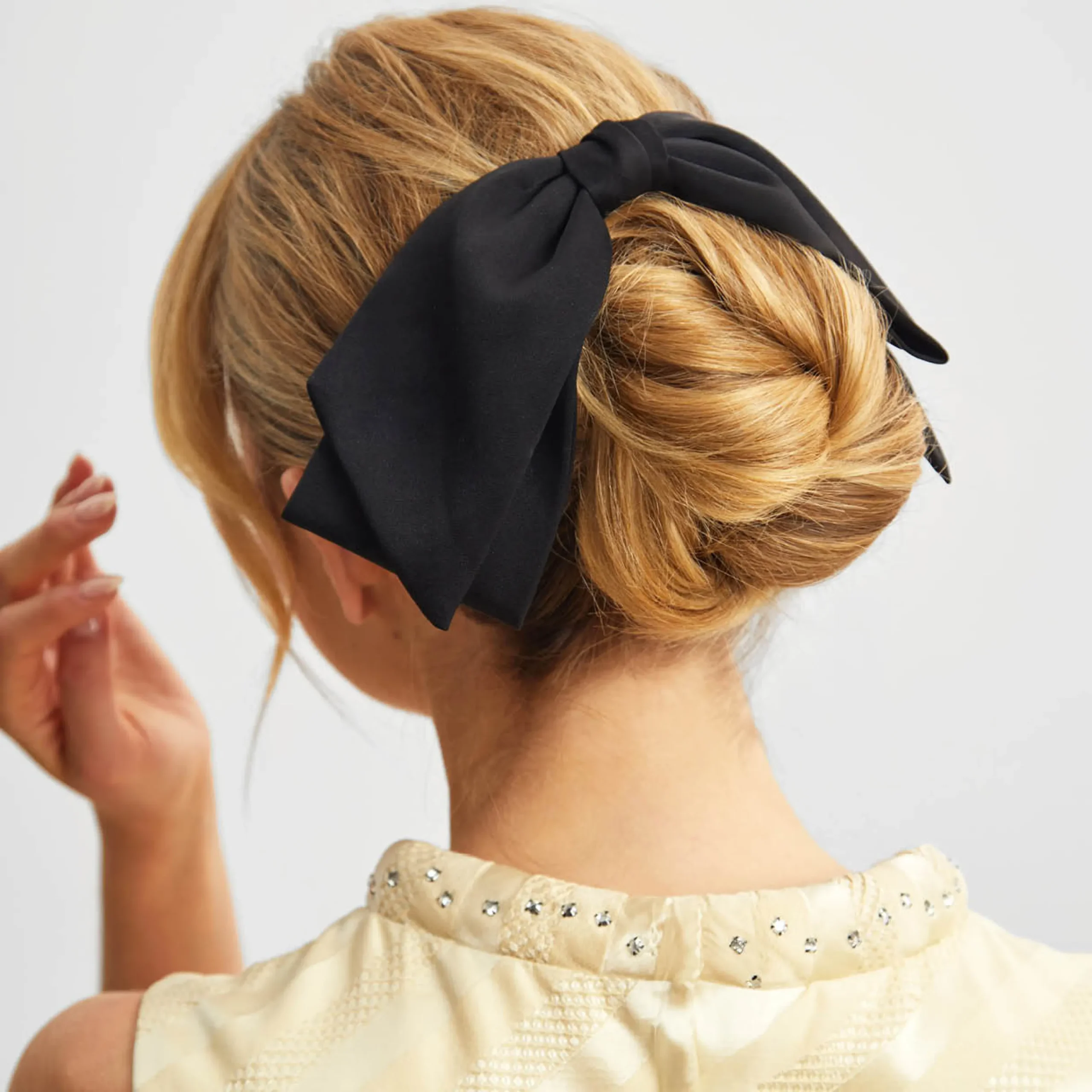 KITSCH Beauty*Recycled Fabric Bow Hair Clip - Black